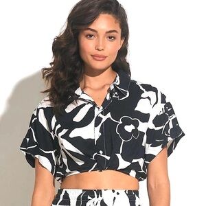 Diosa Stylish Black and White Women's Top